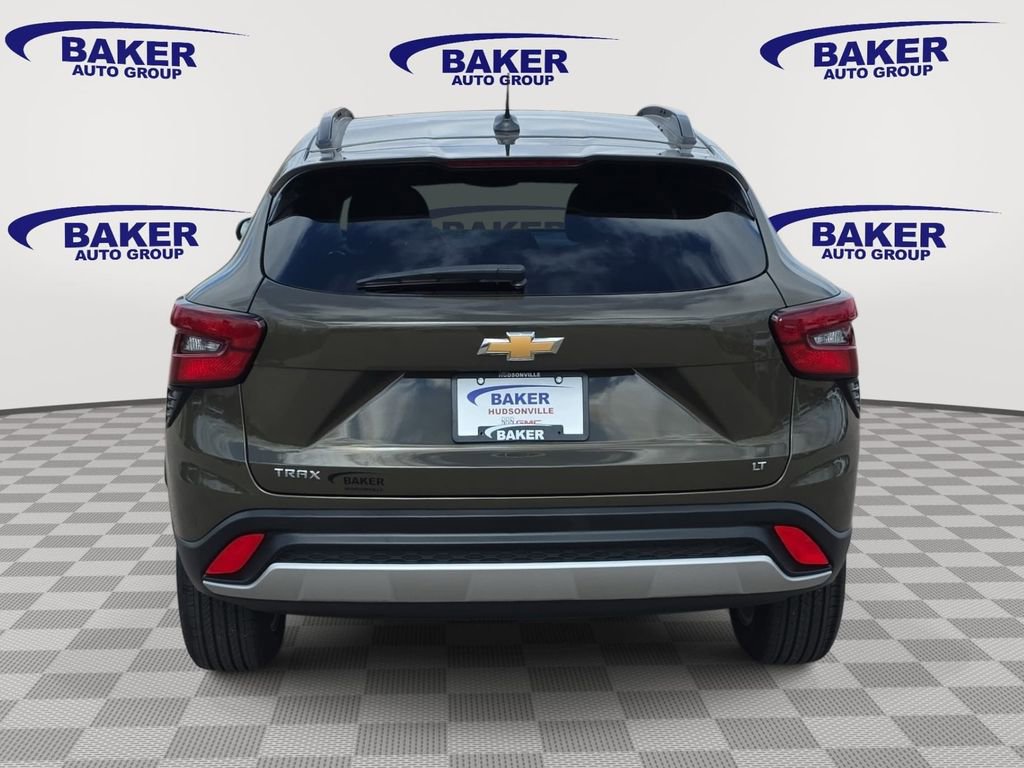 Certified 2024 Chevrolet Trax LT w/ Driver Confidence Package image 6