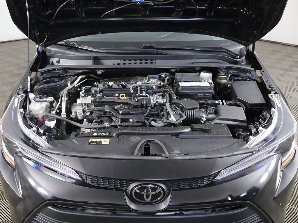 Used 2025 Toyota Corolla LE FWD image 16