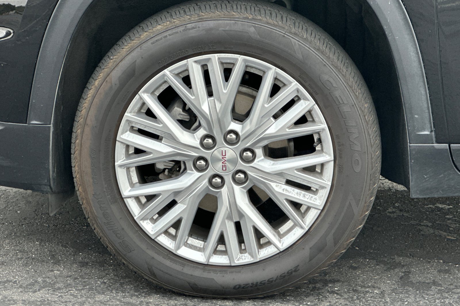 Used 2026 GMC Acadia Elevation w/ Elevation Premium Package FWD image 46