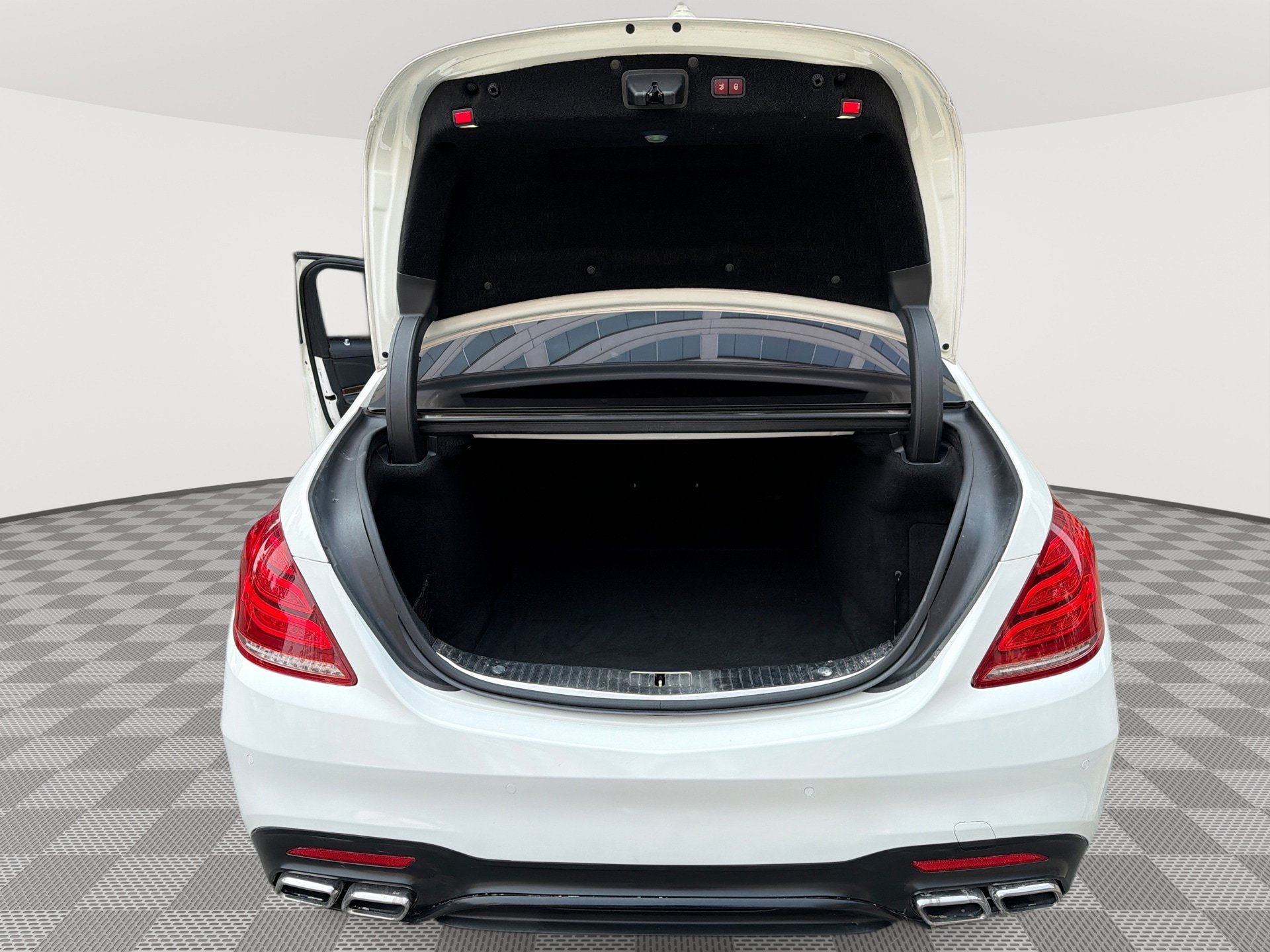 Used 2016 Mercedes-Benz S 550 4MATIC Sedan w/ Premium Package image 21