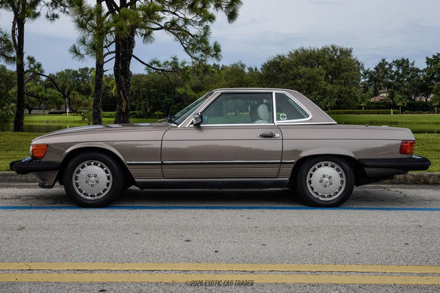 Used 1988 Mercedes-Benz 560 SL image 3