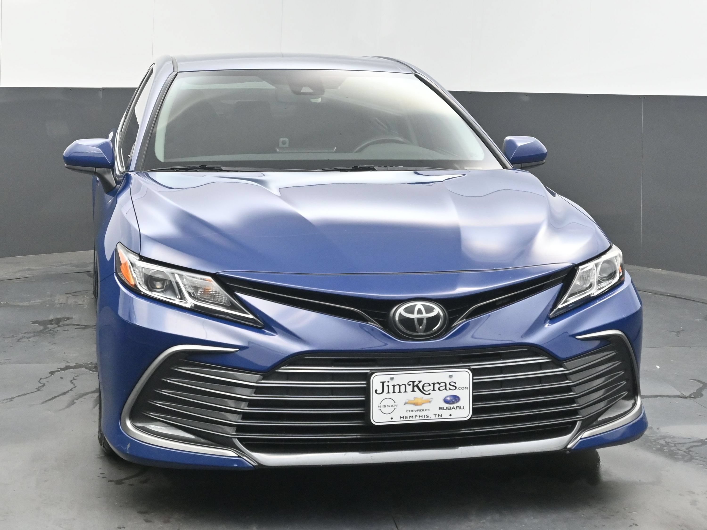 Used 2023 Toyota Camry LE FWD image 3