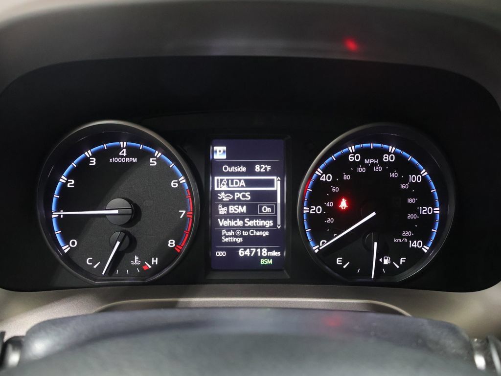 Used 2018 Toyota RAV4 XLE w/ Plus Extra Value Package AWD/4WD image 38