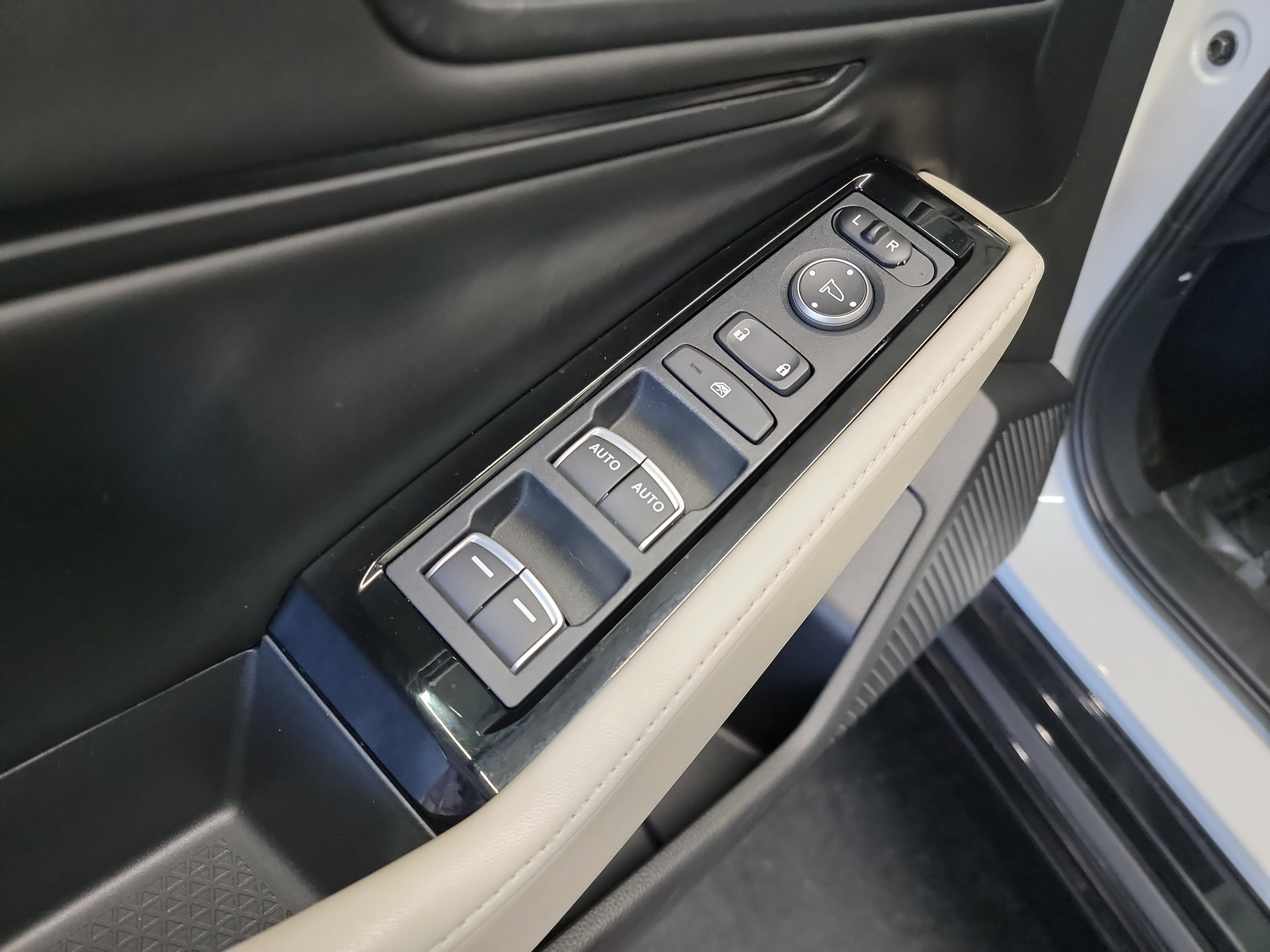 Used 2023 Honda Accord Touring image 14