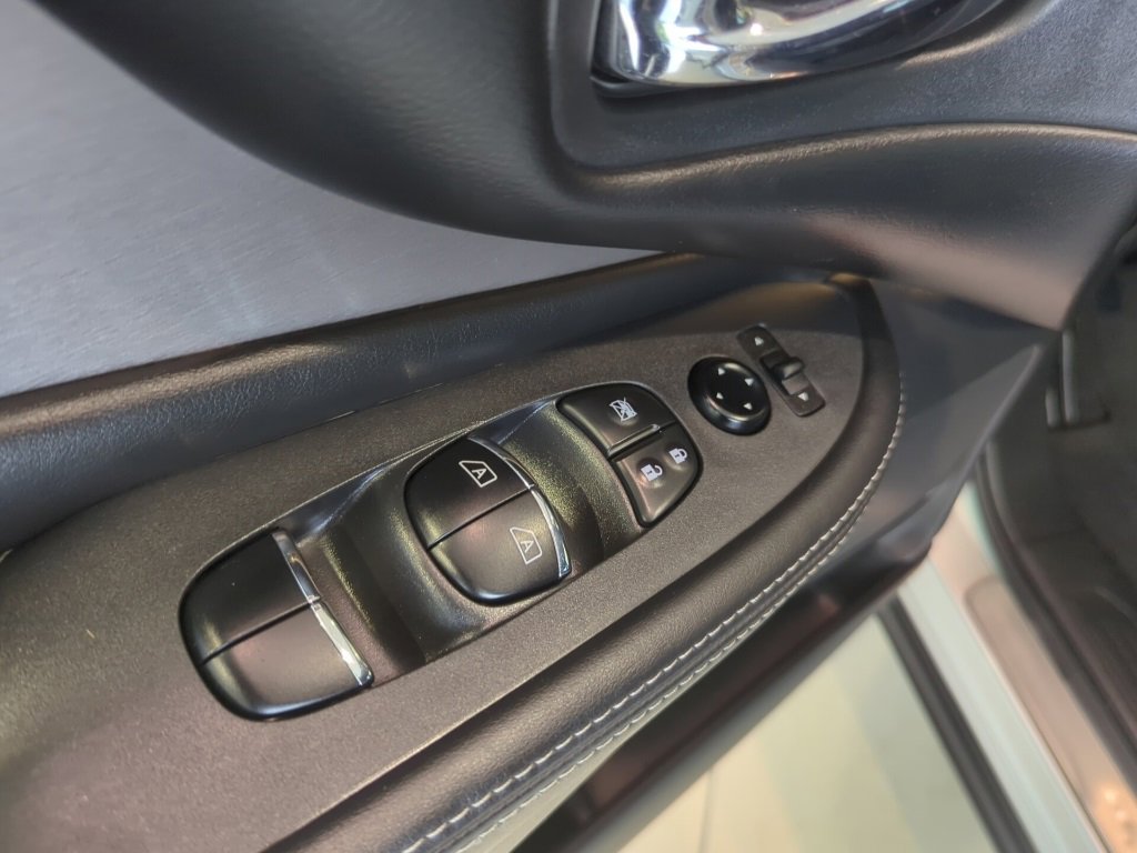 Used 2023 Nissan Murano SL w/ SL Moonroof Package image 10