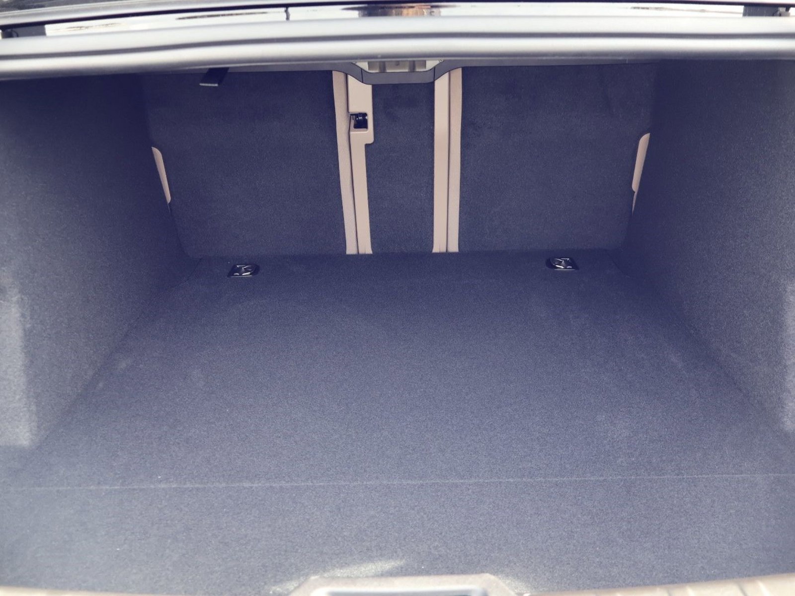 New 2026 Porsche Taycan image 22