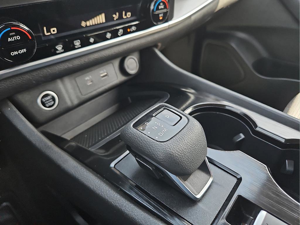 Used 2023 Nissan Rogue SV image 20