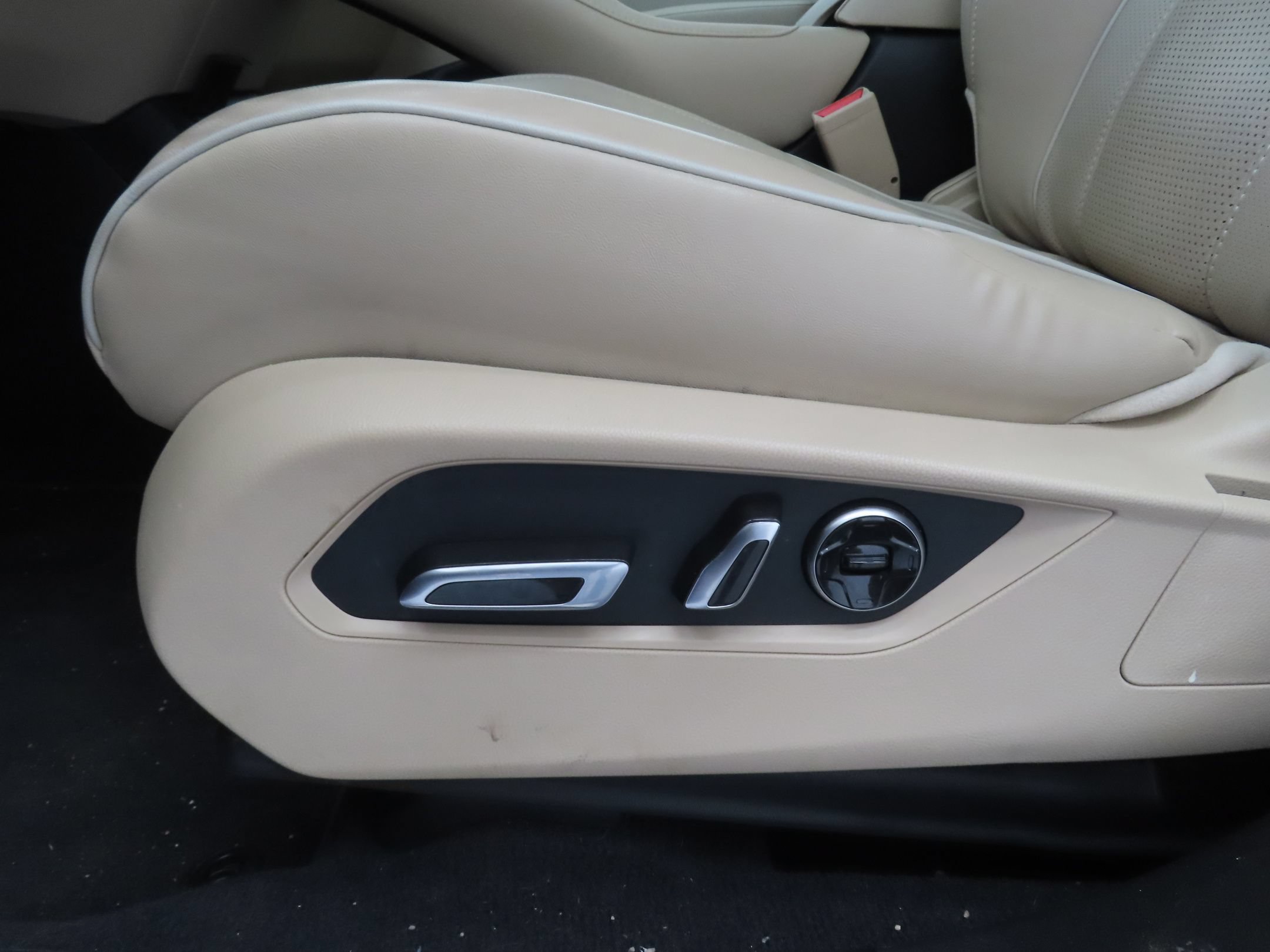 Used 2021 Acura RDX w/ Advance Package AWD/4WD image 12