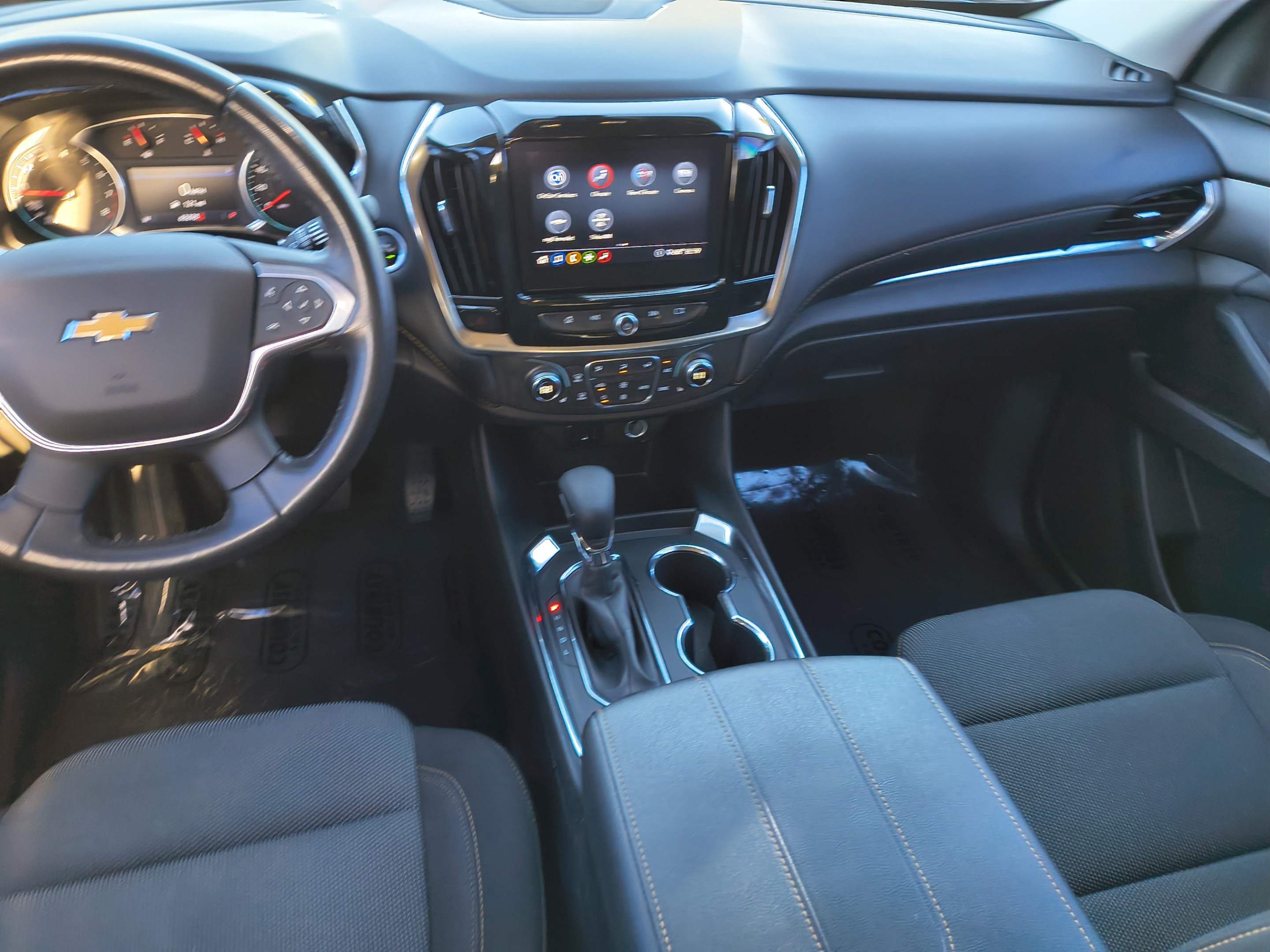 Used 2021 Chevrolet Traverse LT FWD image 12