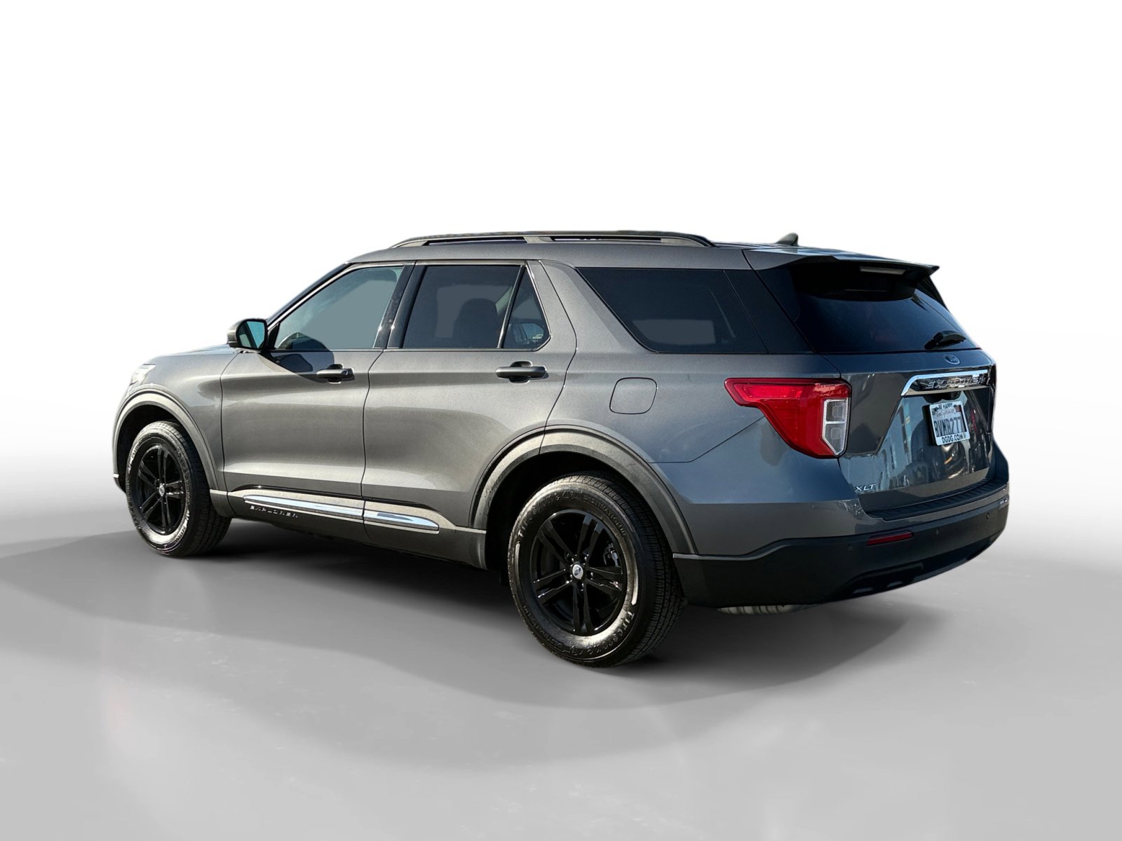 Used 2021 Ford Explorer XLT image 3