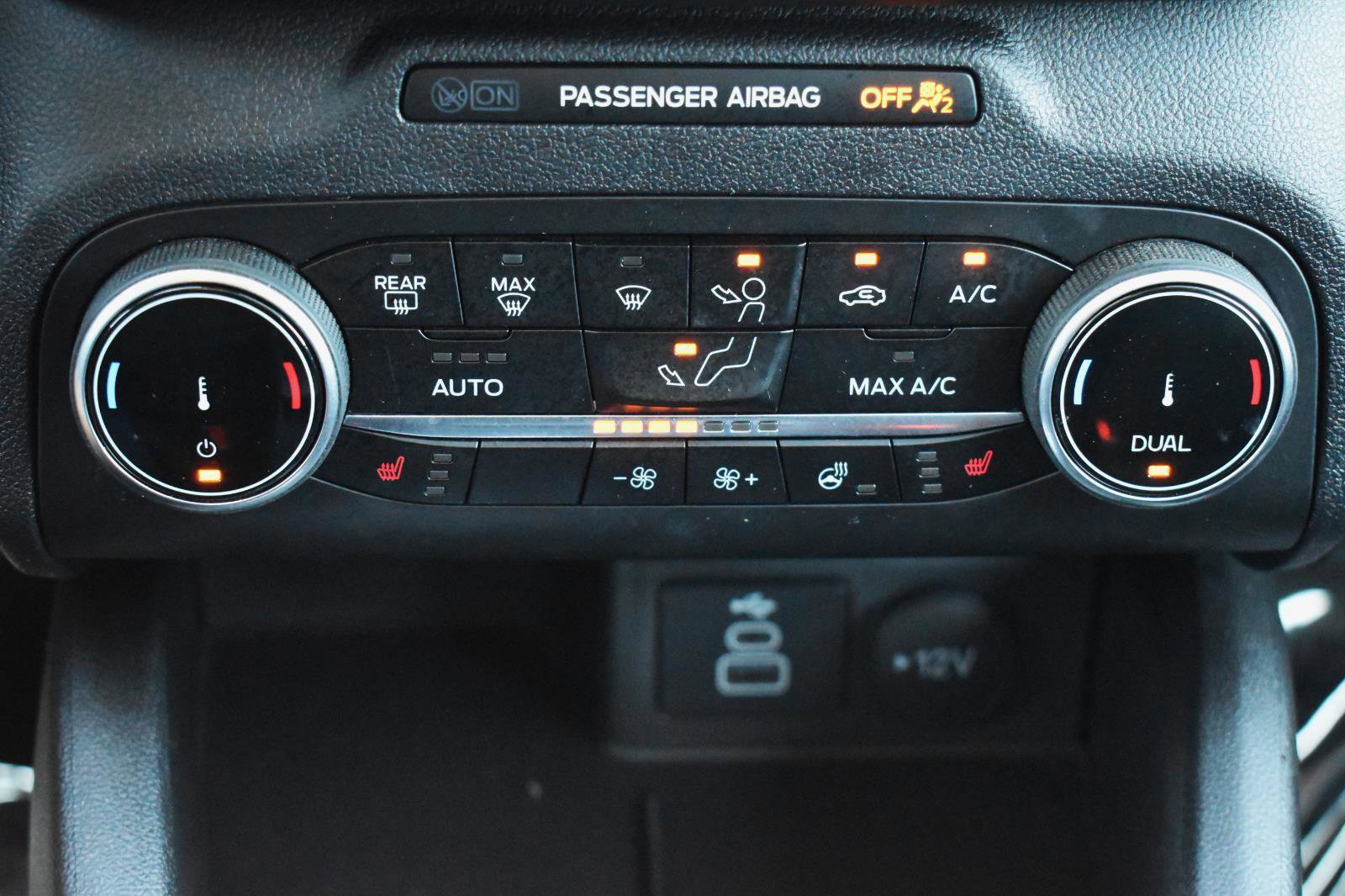 Used 2024 Ford Escape Active w/ Cold Weather Package image 9