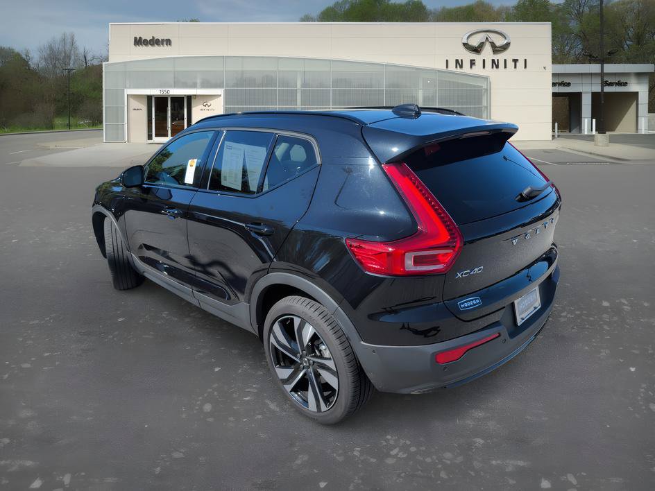 Used 2025 Volvo XC40 B5 Ultra AWD/4WD image 5