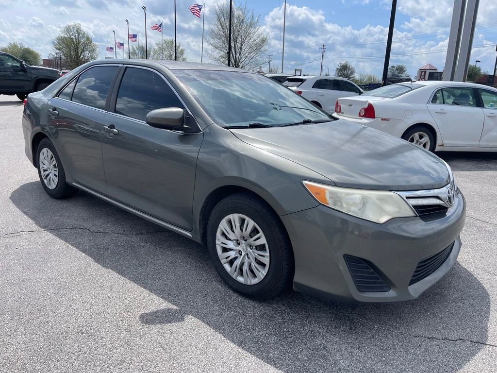 Used 2012 Toyota Camry LE image 2