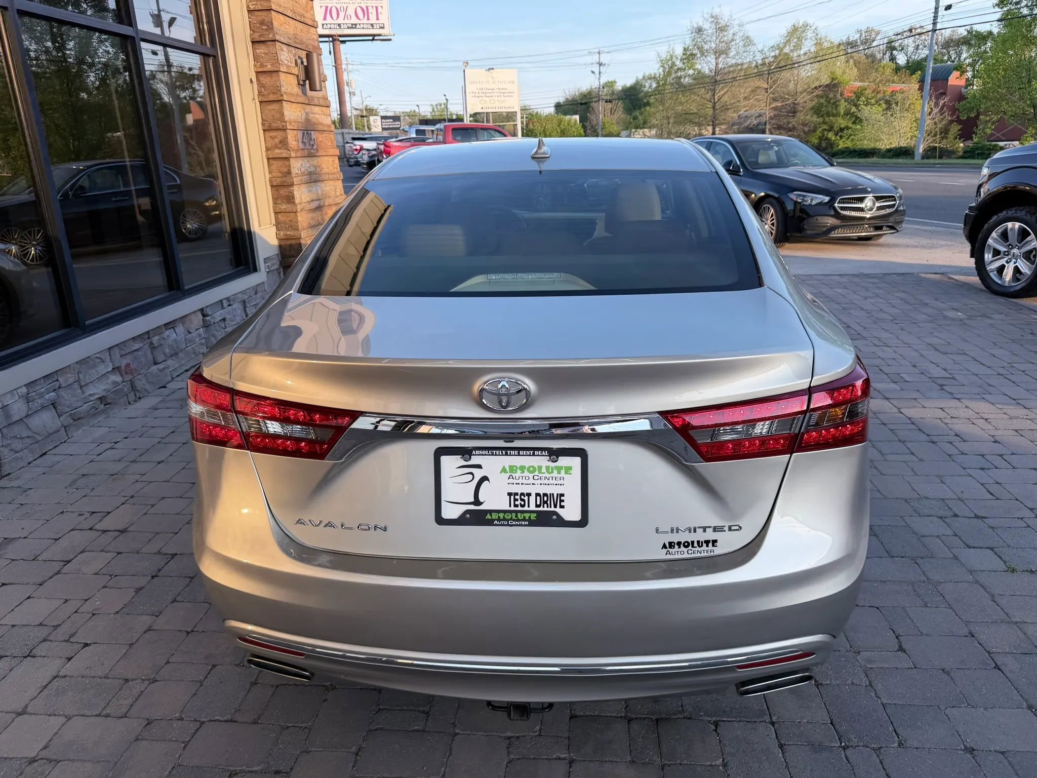 Used 2017 Toyota Avalon Limited FWD image 74