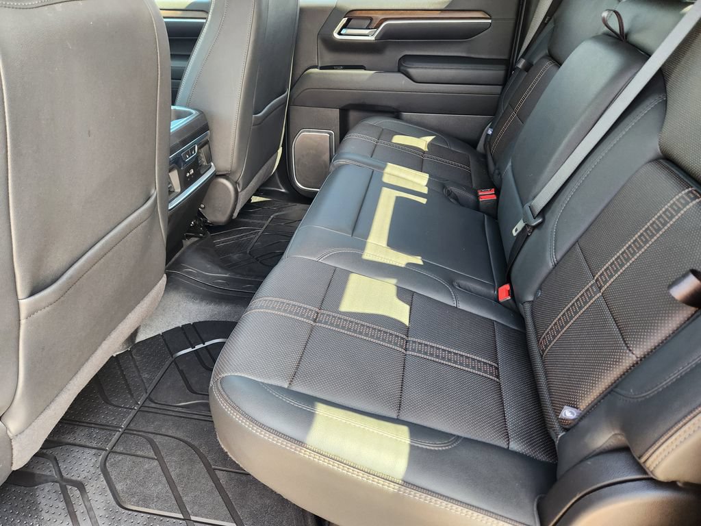 Certified 2025 Chevrolet Silverado 1500 High Country w/ High Country Premium Package AWD/4WD image 30