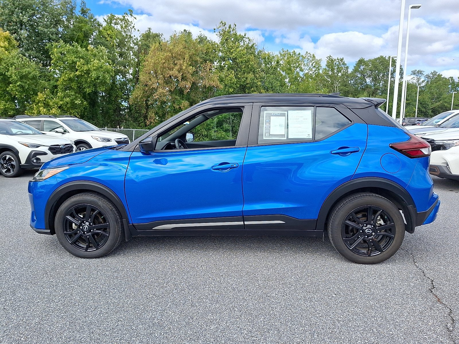 Used 2023 Nissan Kicks SR w/ SR Premium Package FWD image 8