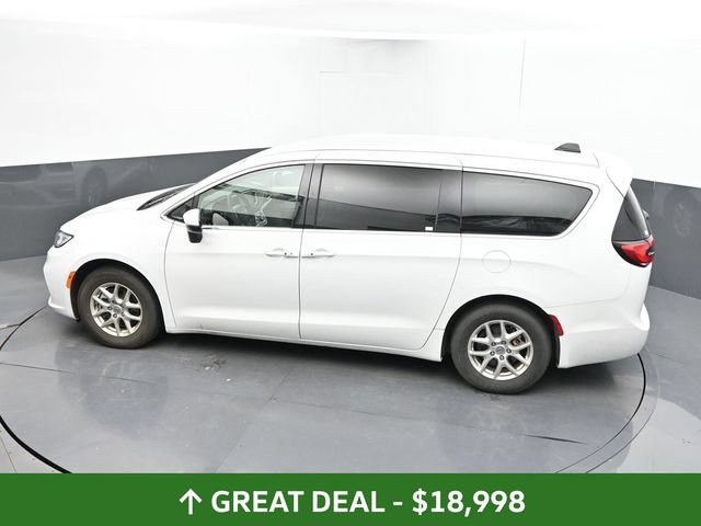 Used 2023 Chrysler Pacifica Touring-L FWD image 26