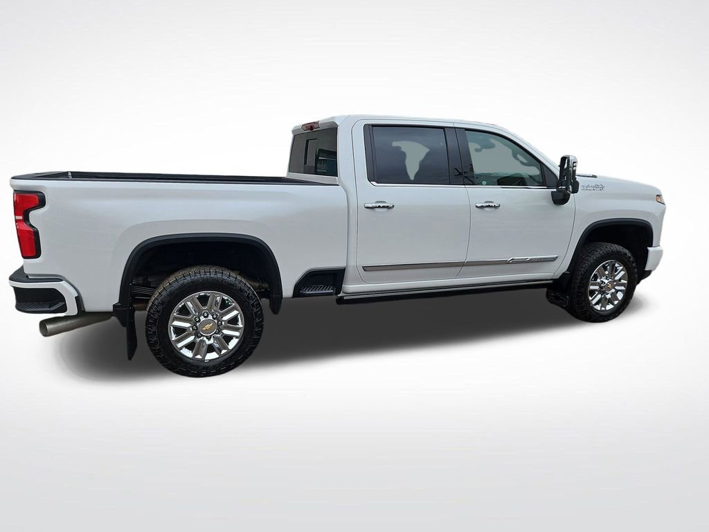 Used 2024 Chevrolet Silverado 2500 High Country w/ Technology Package AWD/4WD image 6