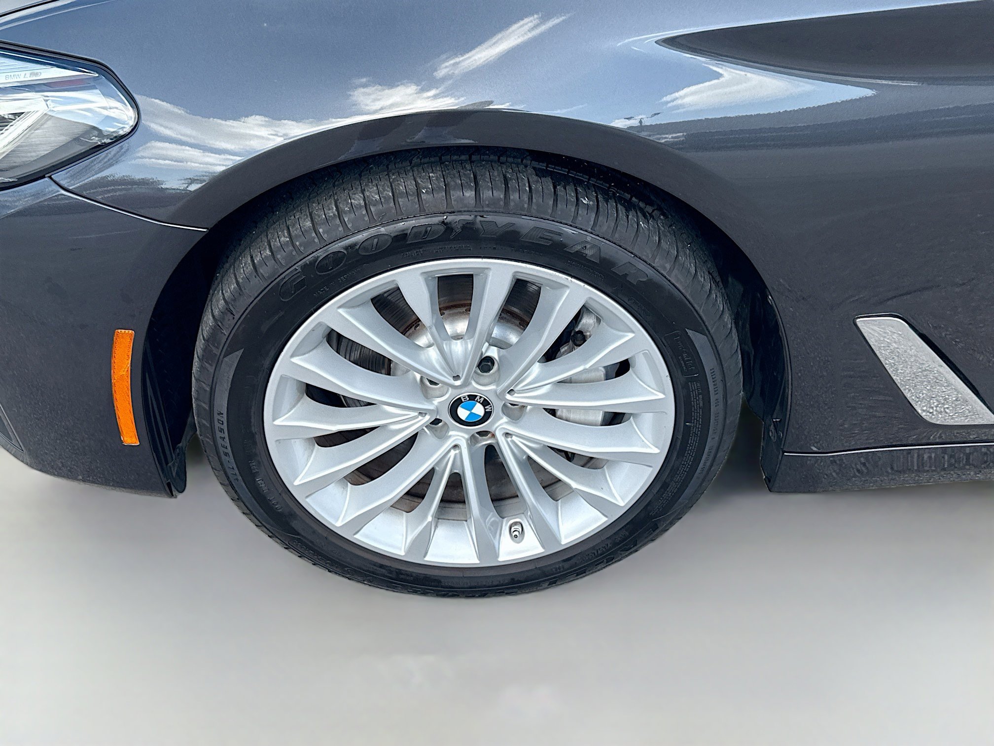 Used 2022 BMW 530i xDrive image 35