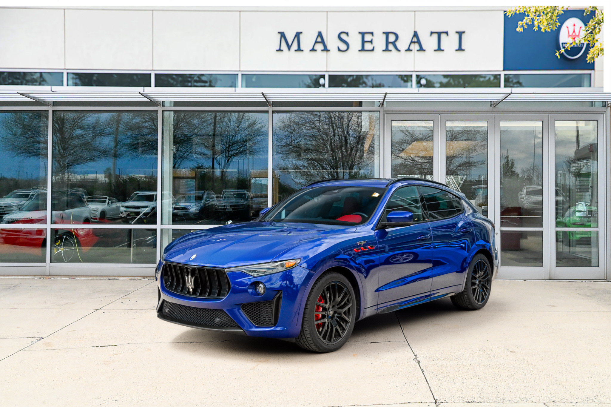 Used 2023 Maserati Levante Trofeo AWD/4WD image 1