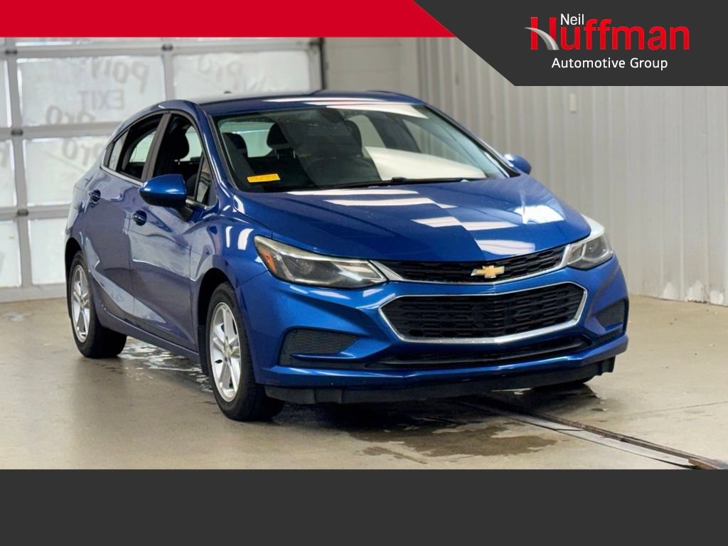 Used 2017 Chevrolet Cruze LT FWD image 1