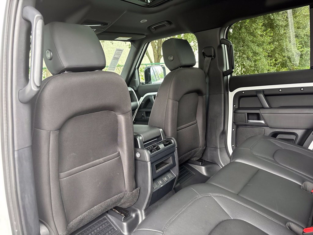 Used 2025 Land Rover Defender 110 S AWD/4WD image 18