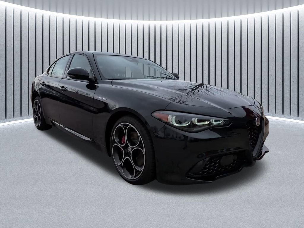 Used 2024 Alfa Romeo Giulia Veloce AWD/4WD image 1