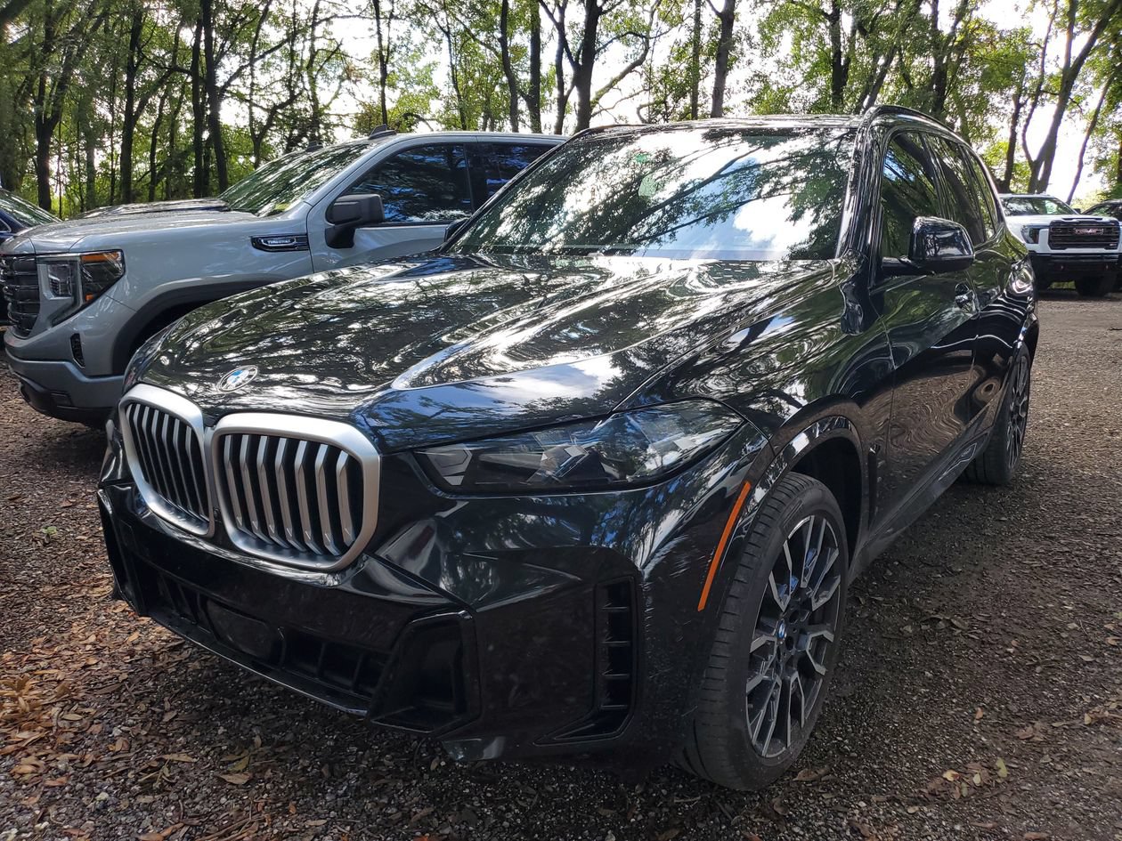 Used 2024 BMW X5 sDrive40i w/ M Sport Package RWD image 2