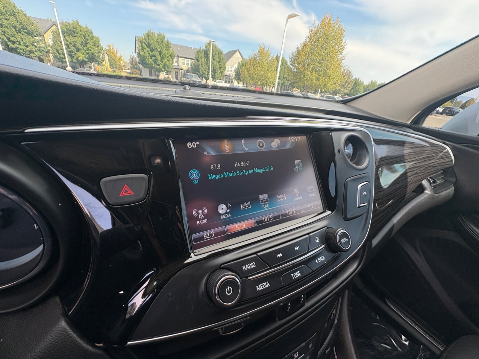 Used 2017 Buick Envision Essence FWD image 12