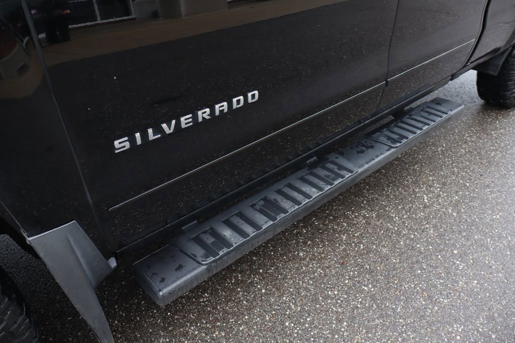 Used 2018 Chevrolet Silverado 1500 LT w/ All Star Edition image 26