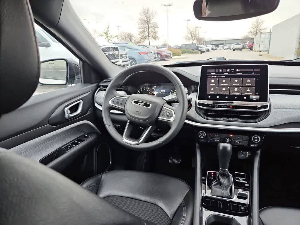 Used 2024 Jeep Compass Latitude AWD/4WD image 15