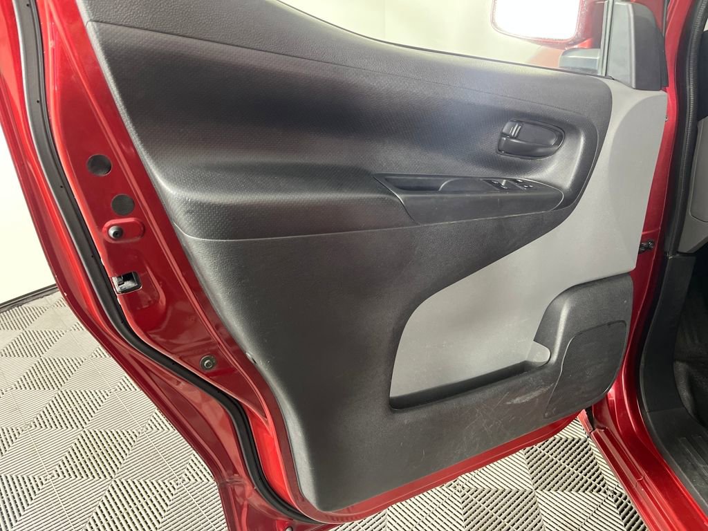Used 2015 Nissan NV200 SV w/ Exterior Appearance Package image 10