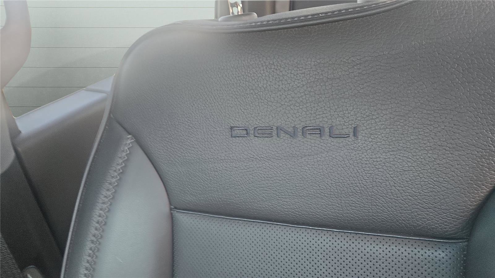 Used 2024 GMC Sierra 2500 Denali w/ Technology Package image 48