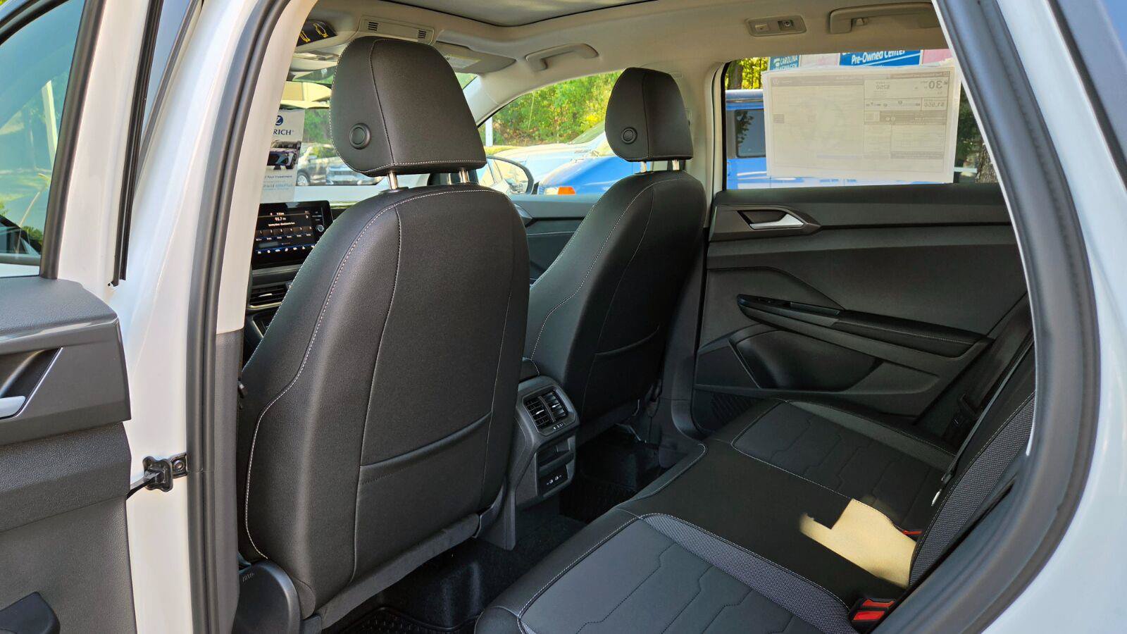 New 2027 Volkswagen Taos SE FWD image 43