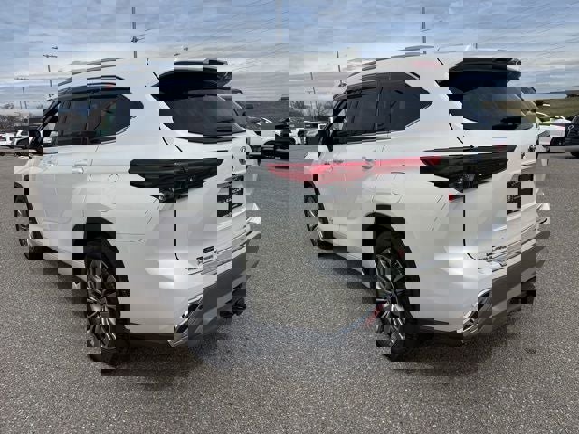 Used 2021 Toyota Highlander Platinum image 9