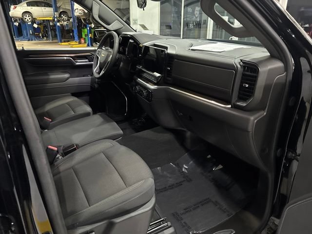 Used 2026 Chevrolet Silverado 1500 LT w/ Protection Package AWD/4WD image 28