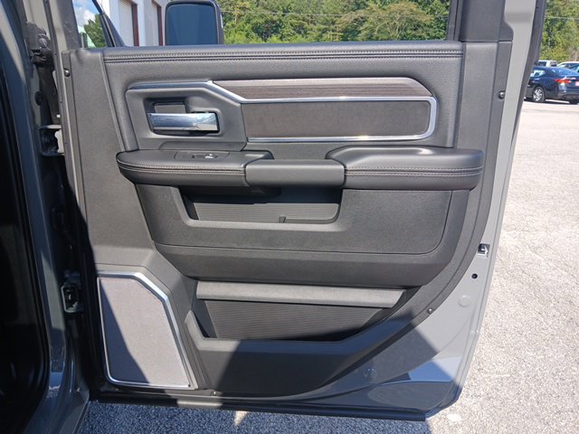 New 2026 RAM 4500 4x4 Crew Cab DRW w/ Laramie Trim Package image 22