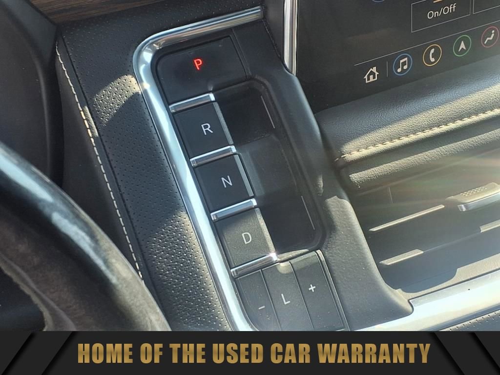 Used 2021 Chevrolet Suburban Premier w/ Premium Package image 18