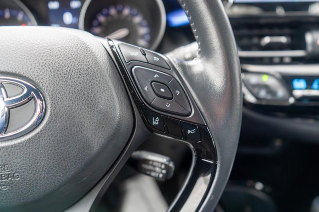 Used 2022 Toyota C-HR XLE FWD image 14
