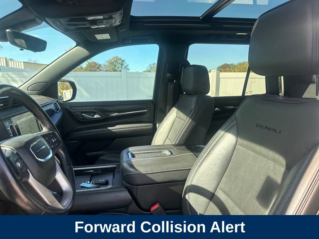 Used 2022 GMC Yukon Denali w/ Denali Premium Package image 30