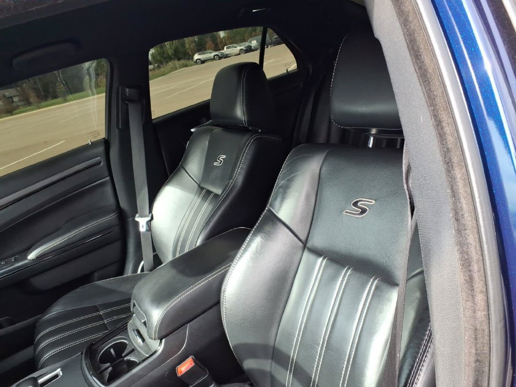Used 2014 Chrysler 300 S RWD image 13