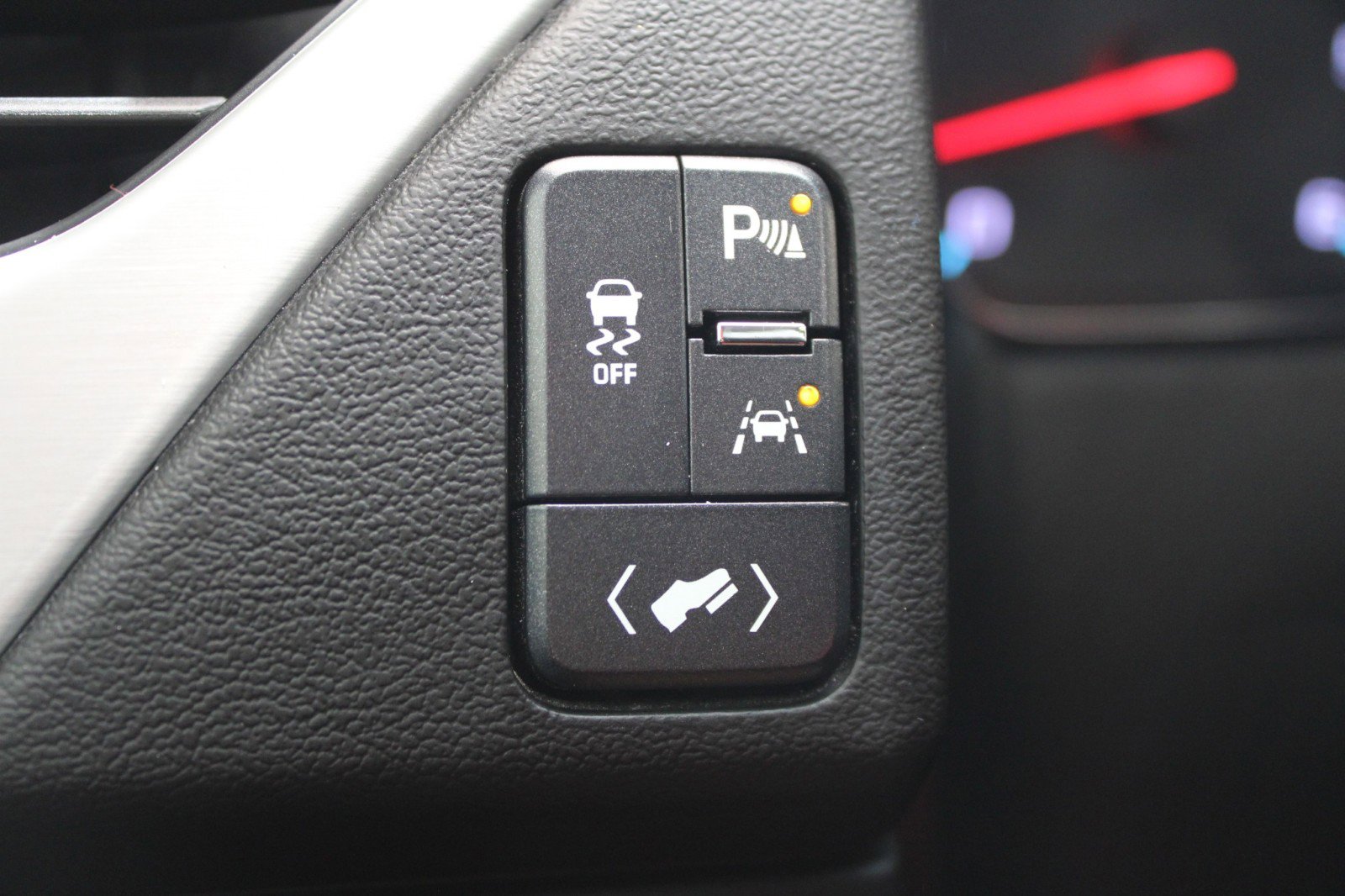 Used 2018 GMC Yukon SLT w/ Premium Edition image 21