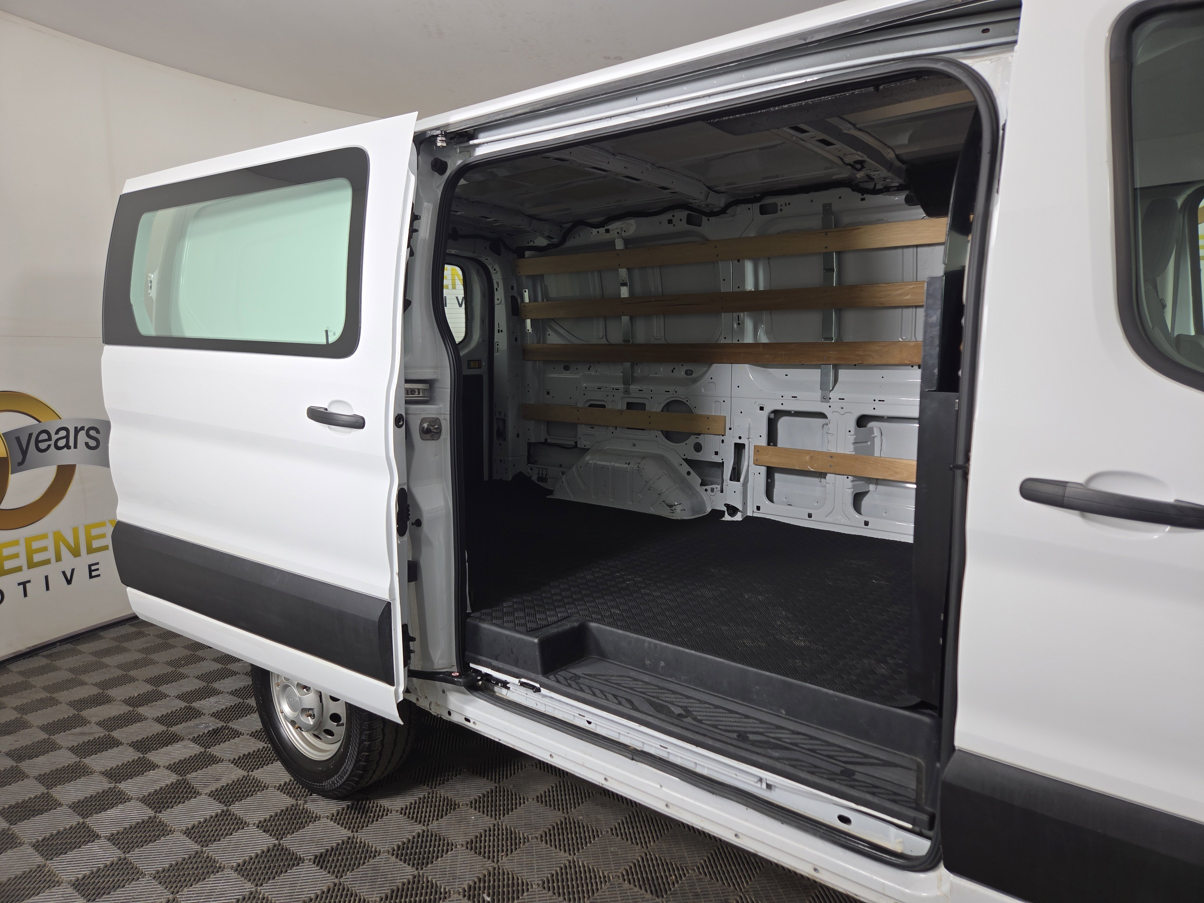 Used 2024 Ford Transit 250 Low Roof AWD w/ Exterior Upgrade Package image 12