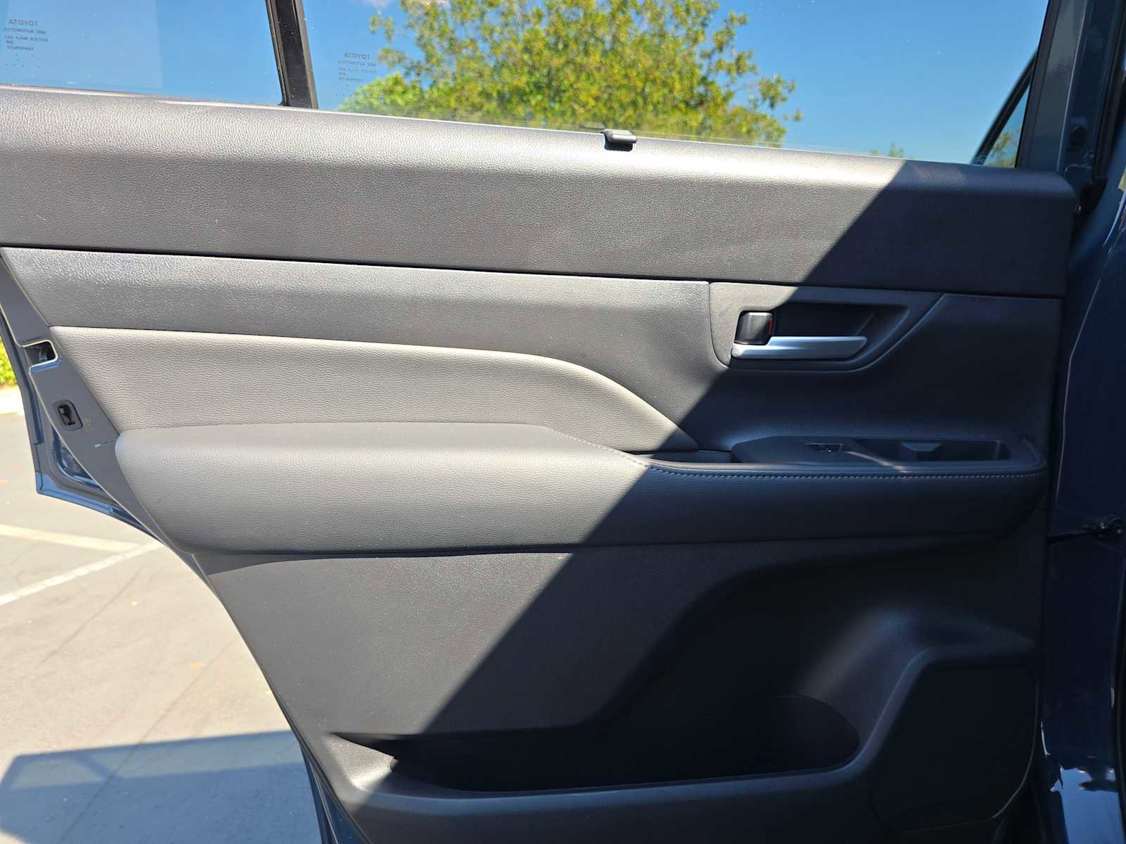 Certified 2025 Toyota Grand Highlander FWD image 16