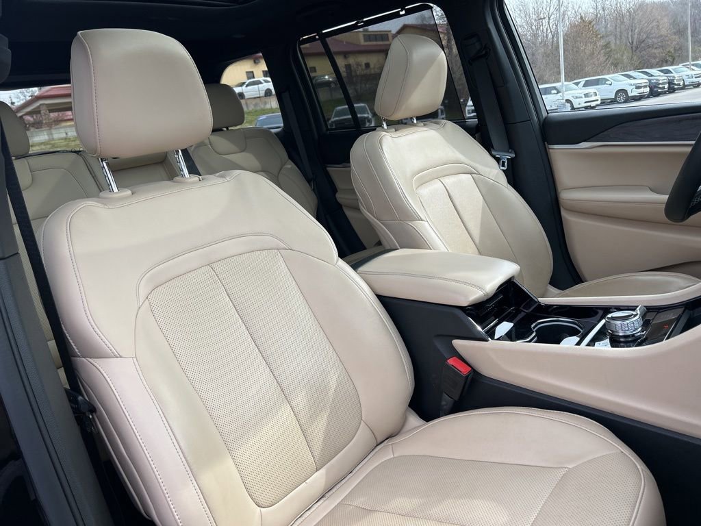 Used 2023 Jeep Grand Cherokee Limited w/ Luxury Tech Group II image 49