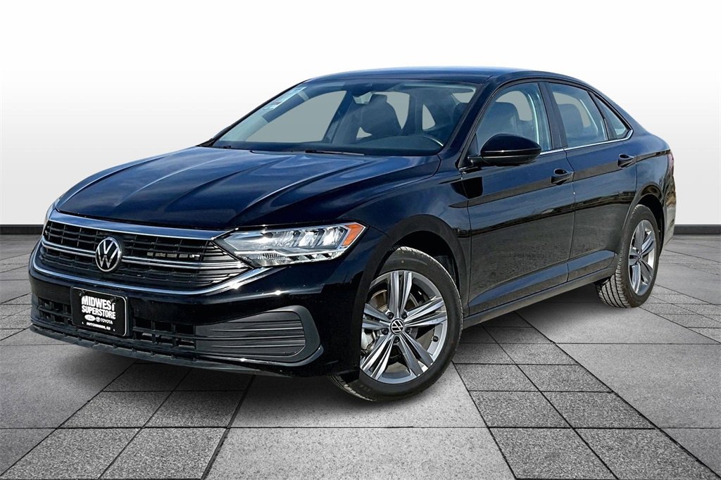 Used 2024 Volkswagen Jetta SE image 1