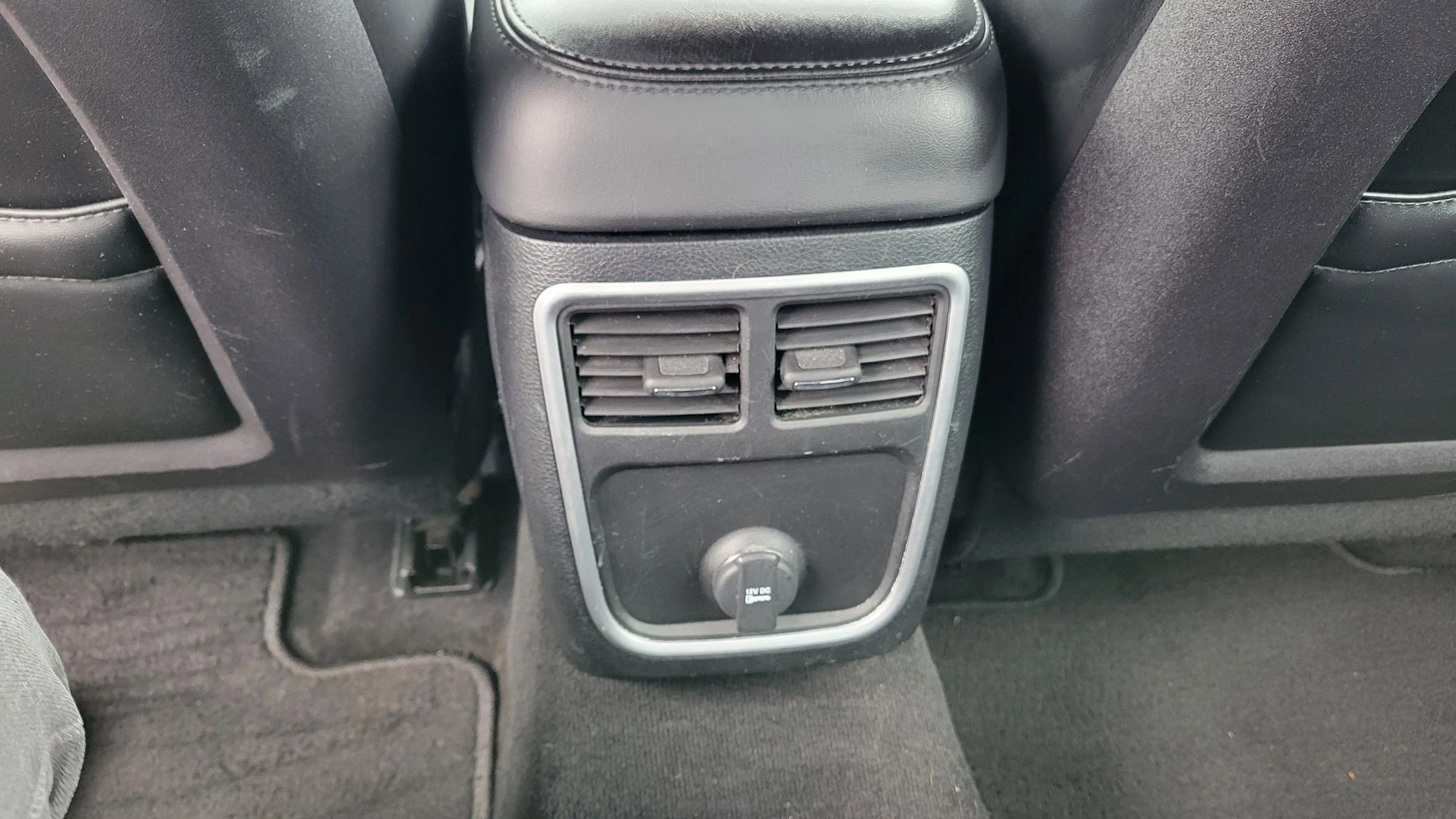 Used 2013 Chrysler 300 image 11