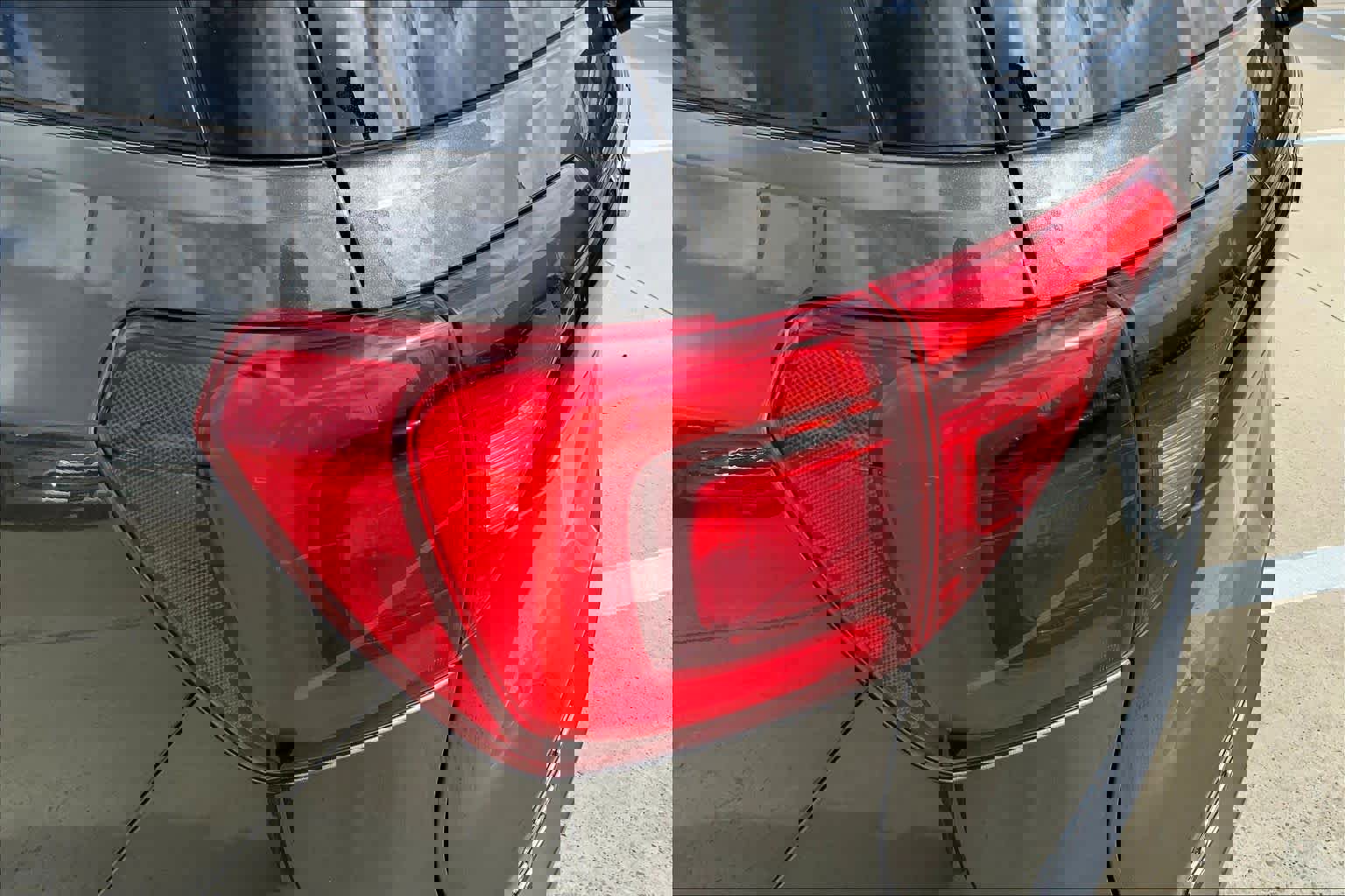 Used 2019 GMC Acadia SLT w/ Black Edition image 27