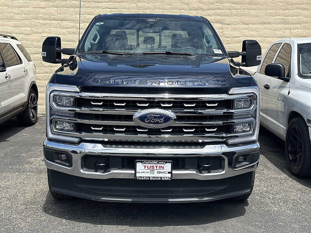 Used 2024 Ford F250 Lariat AWD/4WD image 2