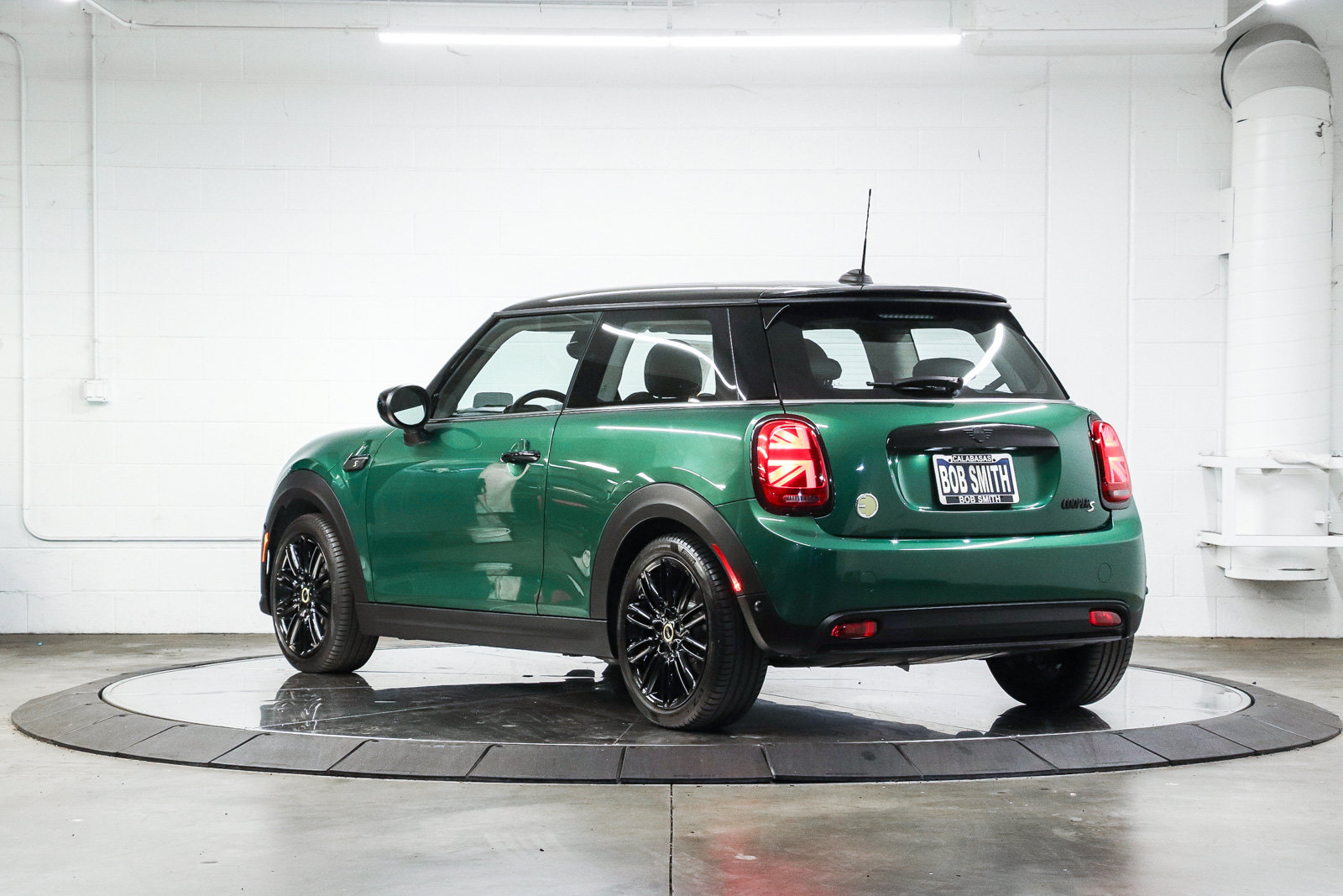 Certified 2024 MINI Cooper SE FWD image 4